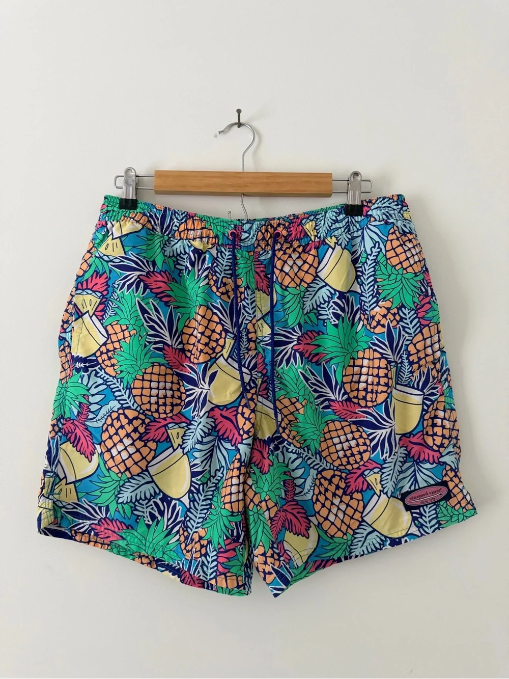 Vineyard Vines Men's Pineapple Print Swim Shorts